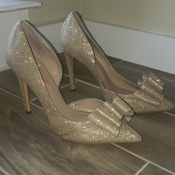 Betsey Johnson Prince D'orsay Gold Sparkle Bow Women's Holiday Evening Pumps - Picture 10 of 13